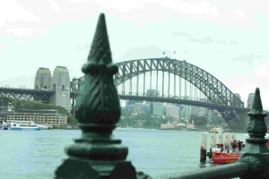 Harbour Bridge - wrong colour.